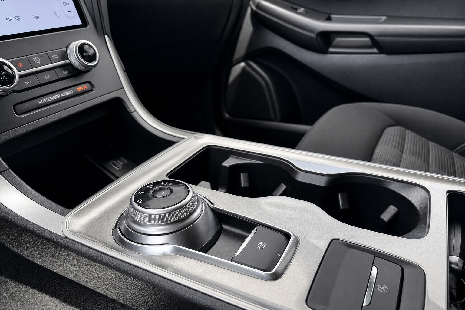 2024 Ford Edge — view 10