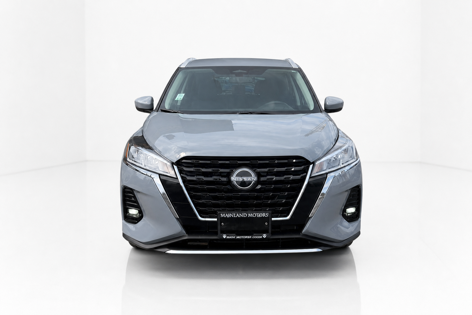 2023 Nissan Kicks — view 4