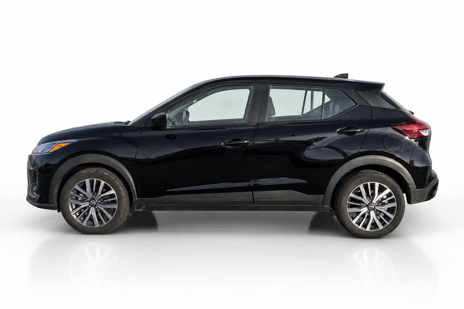2023 Nissan Kicks — view 2