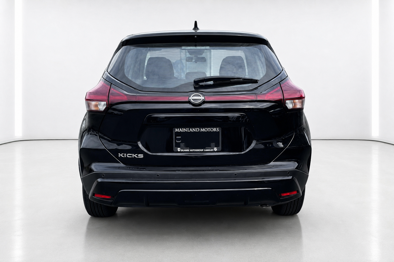 2024 Nissan Kicks — view 4