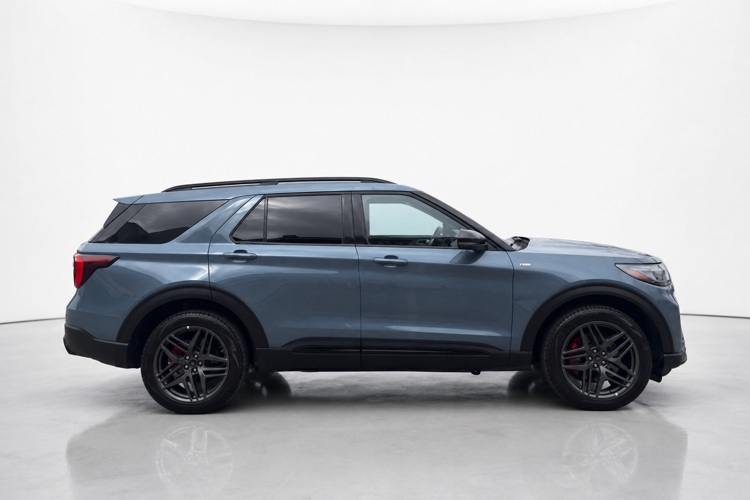 2024 Ford Explorer — view 8