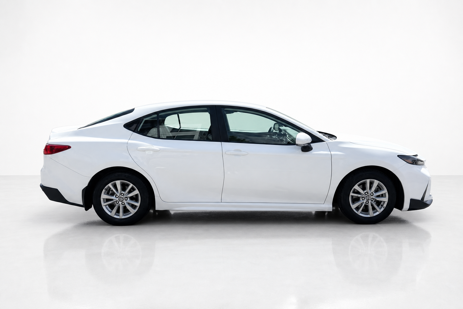 2023 Toyota Camry — view 4