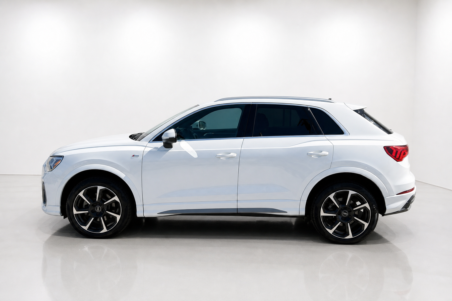 2025 Audi Q3 — view 3