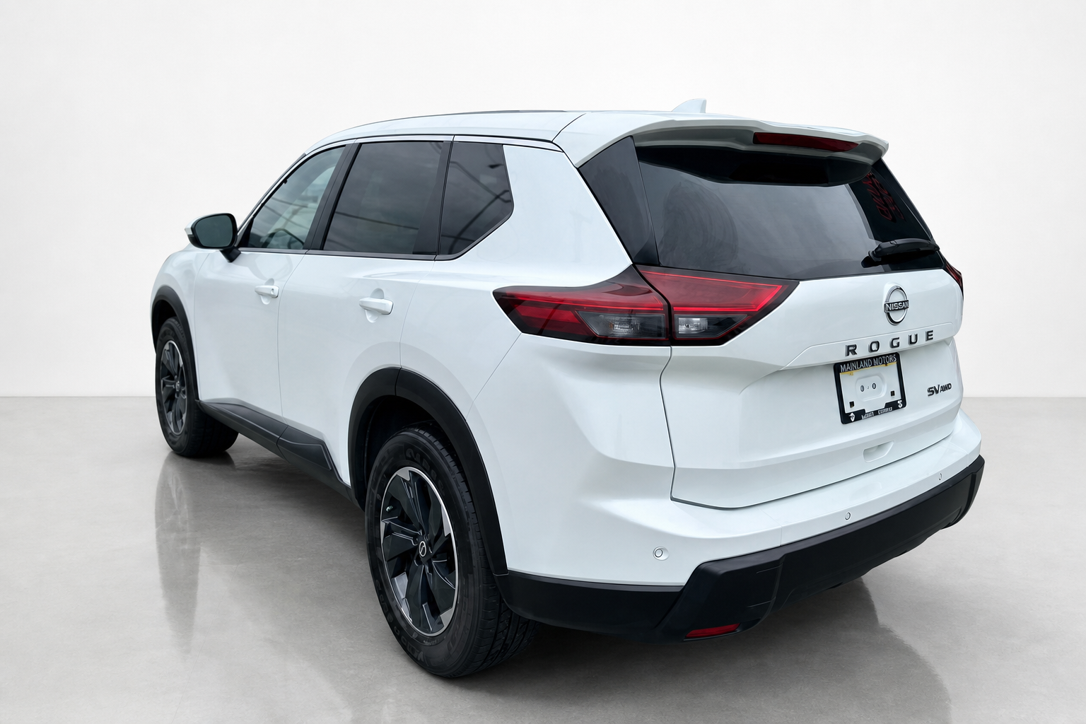 2024 Nissan Rogue — view 3
