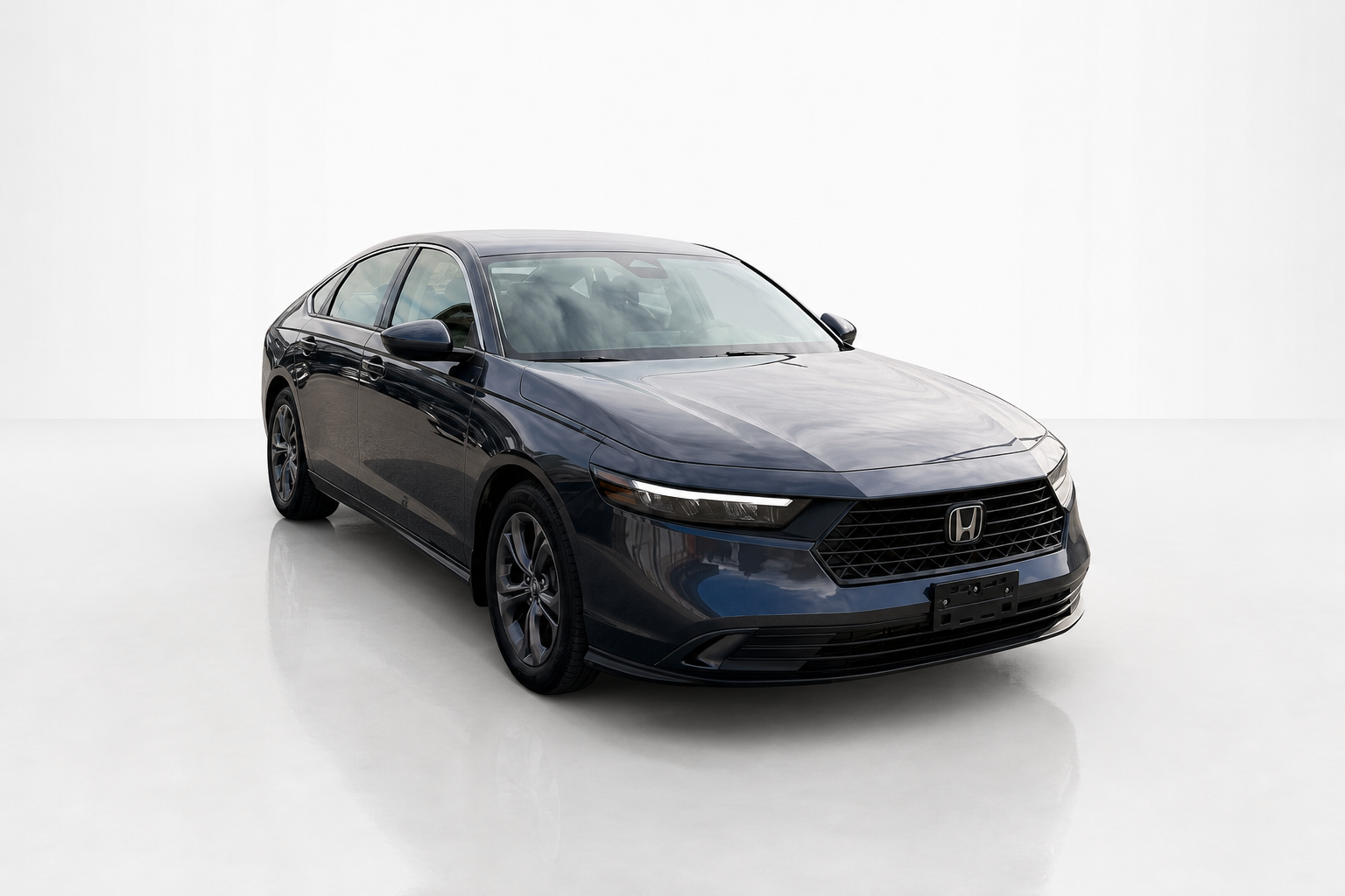 2023 Honda Accord Sedan — view 3
