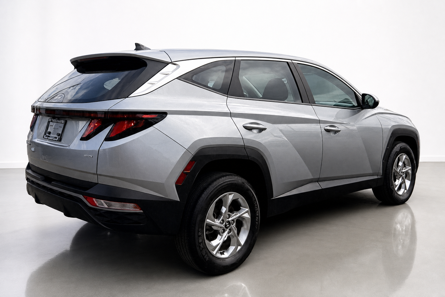 2024 Hyundai TUCSON — view 5