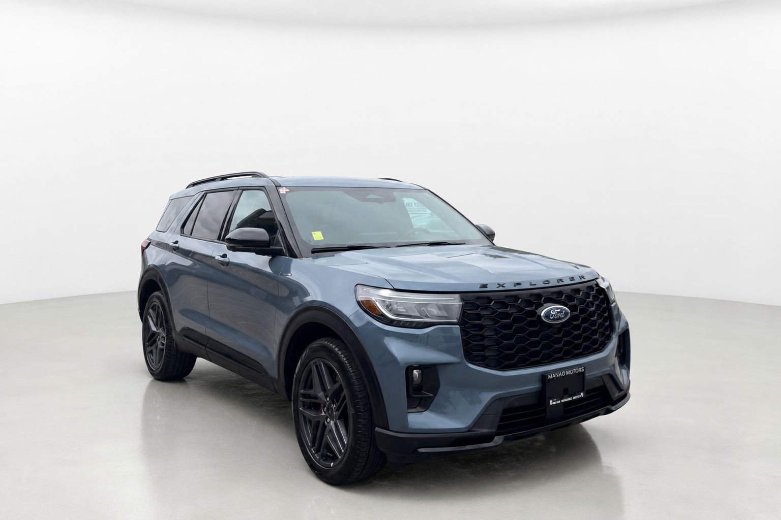 2024 Ford Explorer — view 2