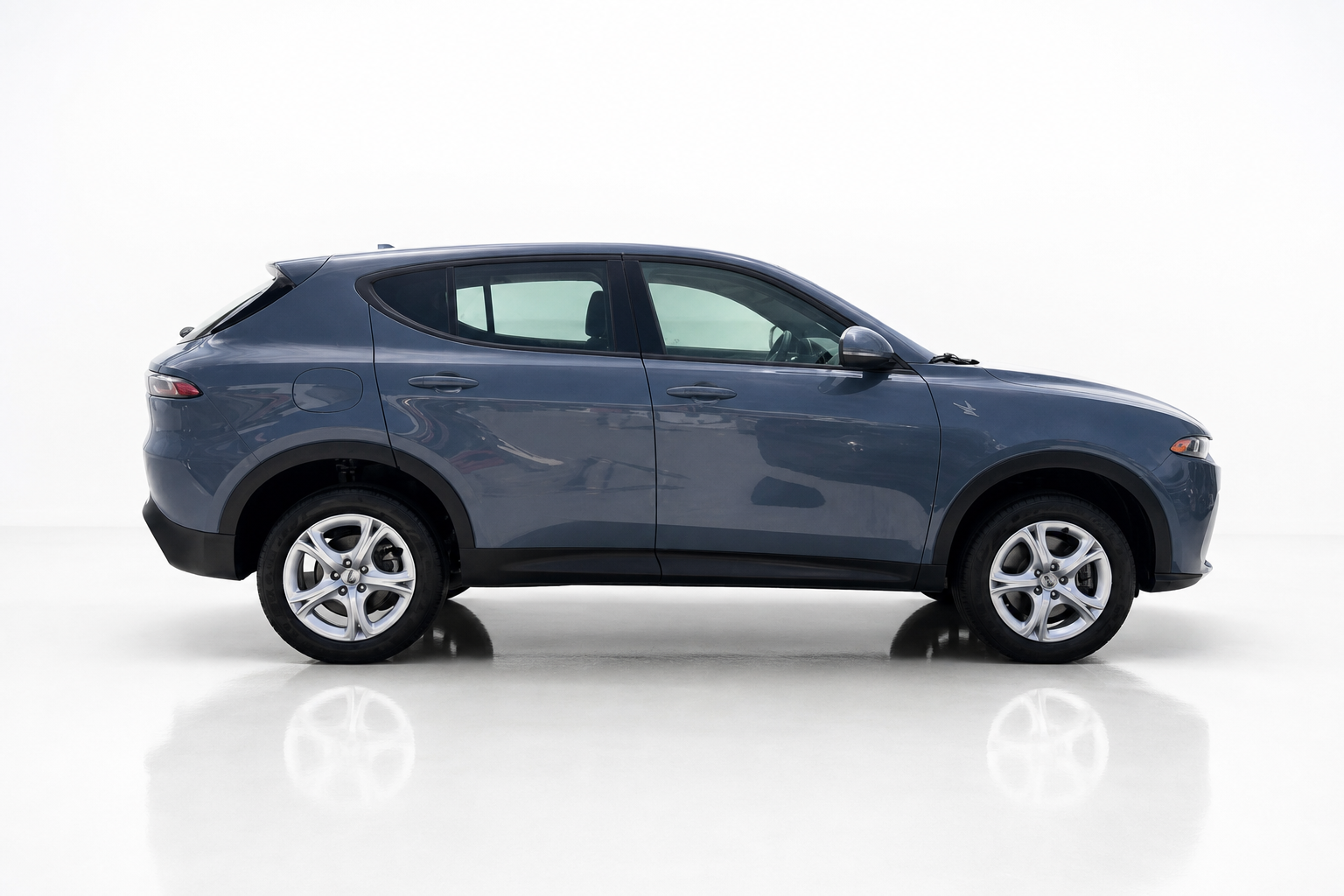 2023 Dodge Hornet — view 2