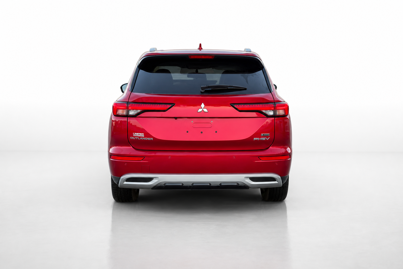 2023 Mitsubishi Outlander — view 2