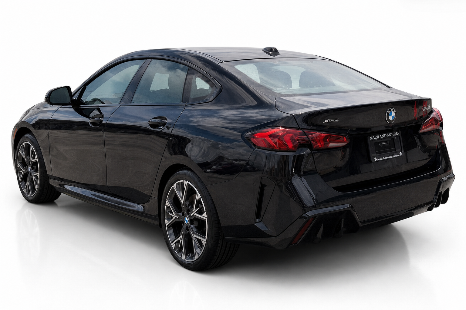2025 BMW 2 Series — view 4
