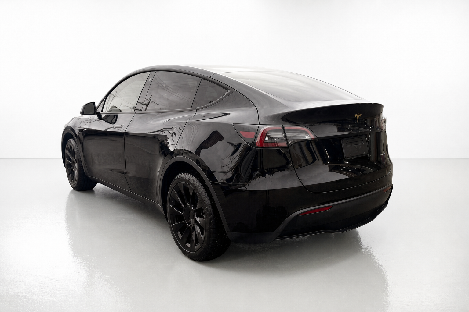 2023 Tesla Model Y — view 4