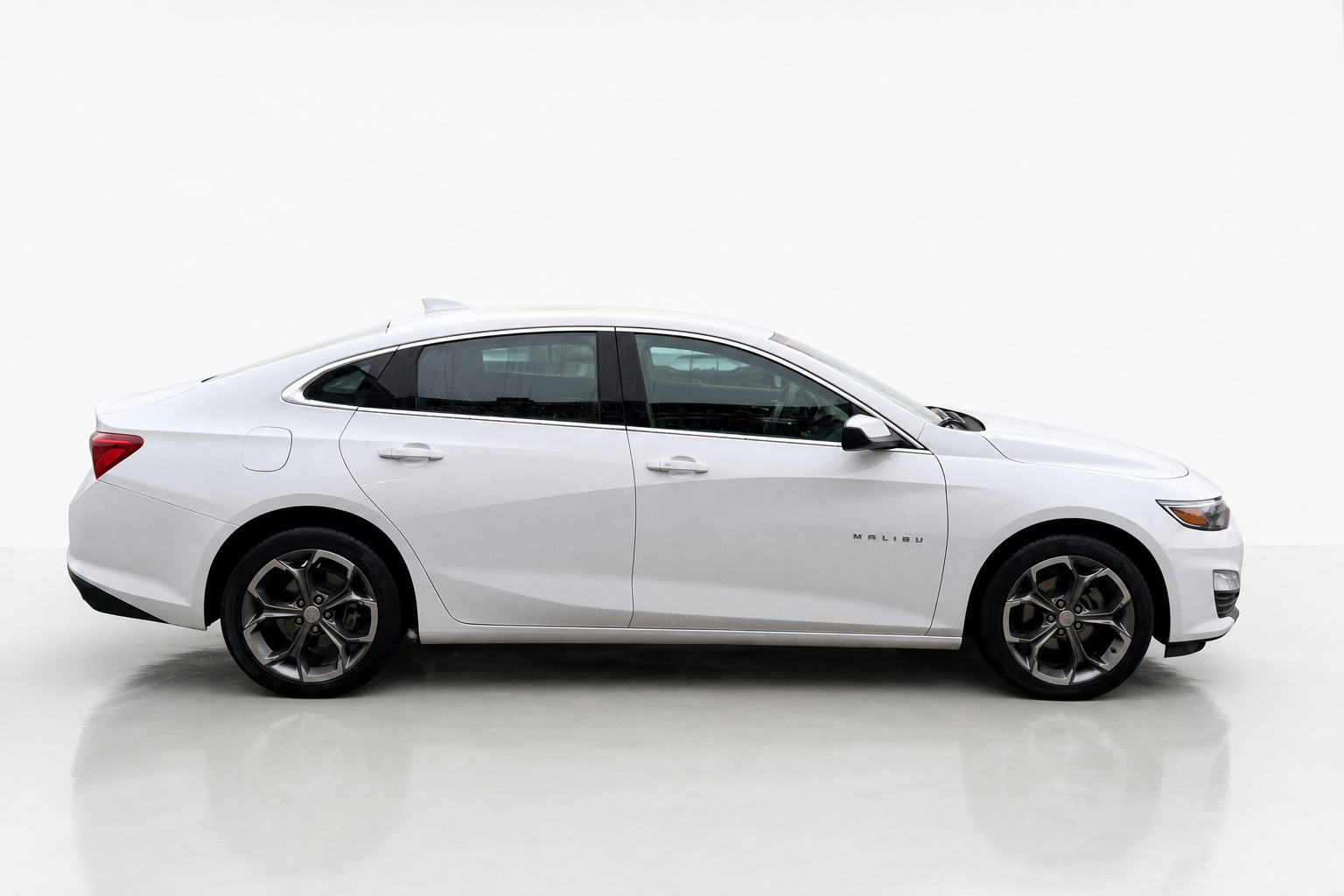 2024 Chevrolet Malibu — view 3