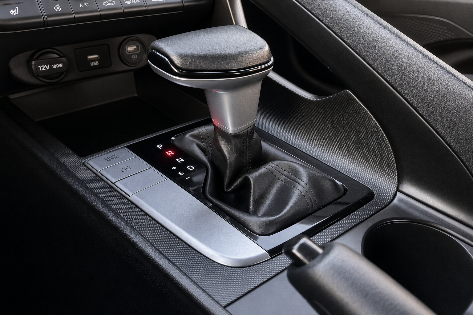 2022 Hyundai Elantra — view 12