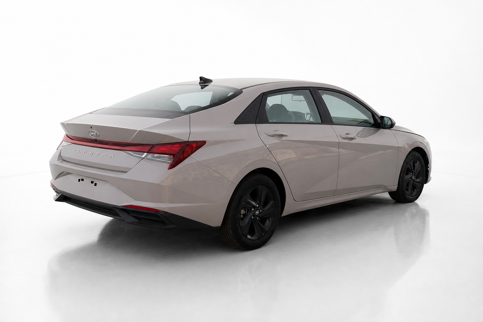 2022 Hyundai Elantra — view 5