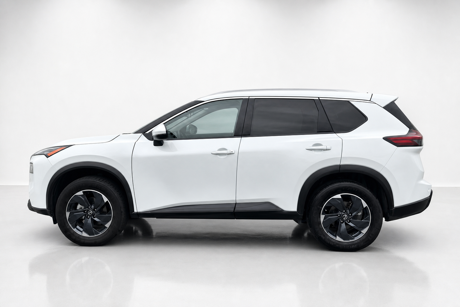 2024 Nissan Rogue — view 2