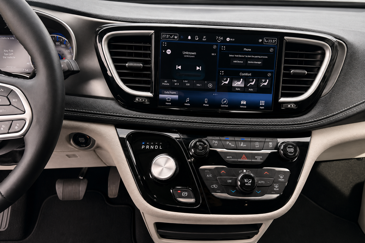 2023 Chrysler Pacifica — view 12