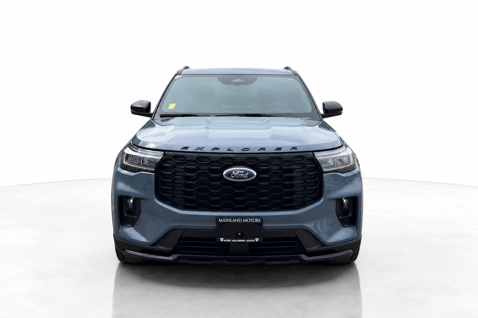2024 Ford Explorer — view 3
