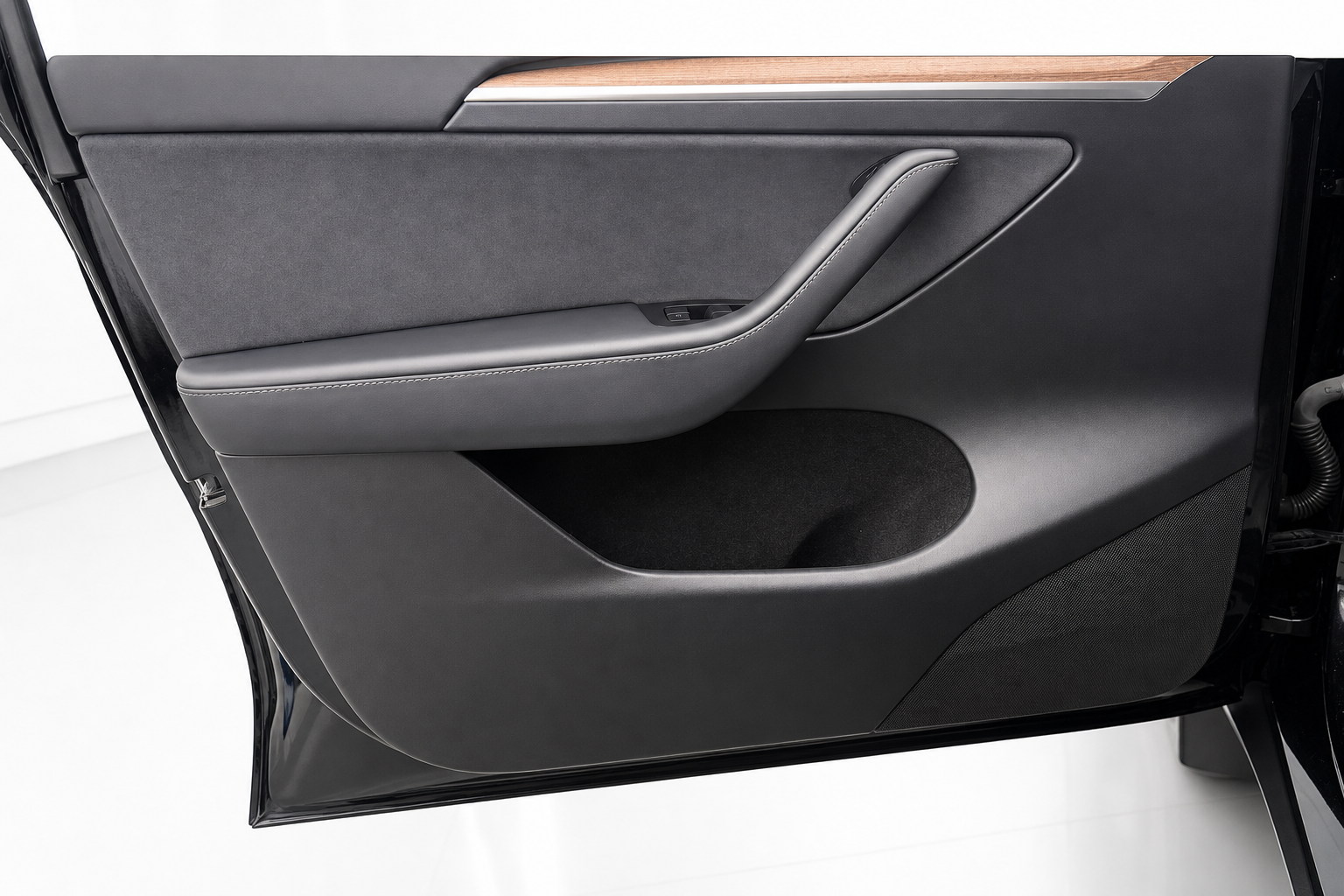 2023 Tesla Model Y — view 8