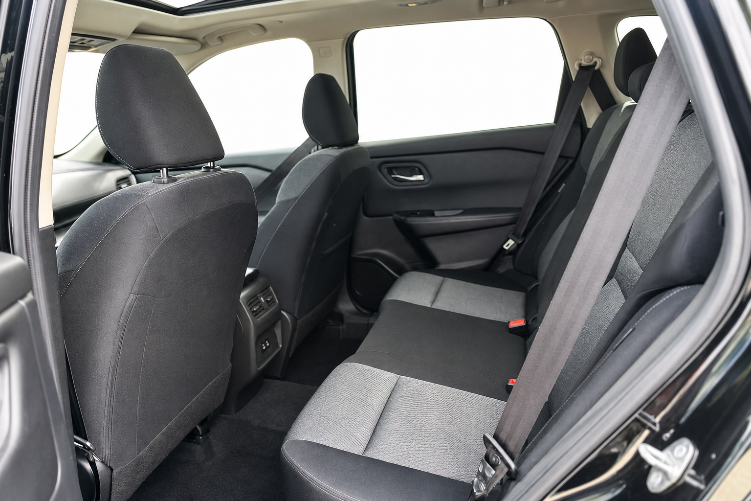2024 Nissan Rogue — view 13