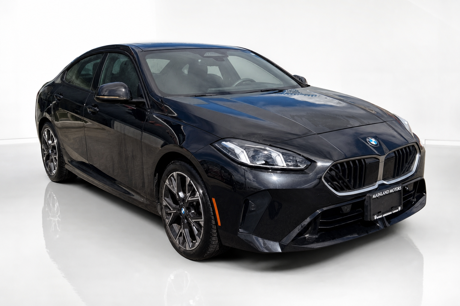 2025 BMW 2 Series — view 8