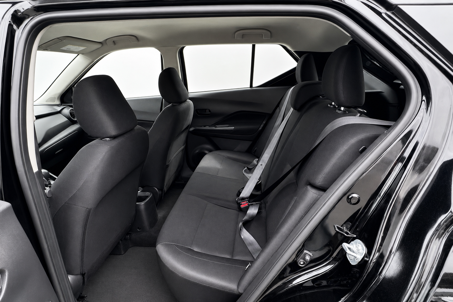 2024 Nissan Kicks — view 9