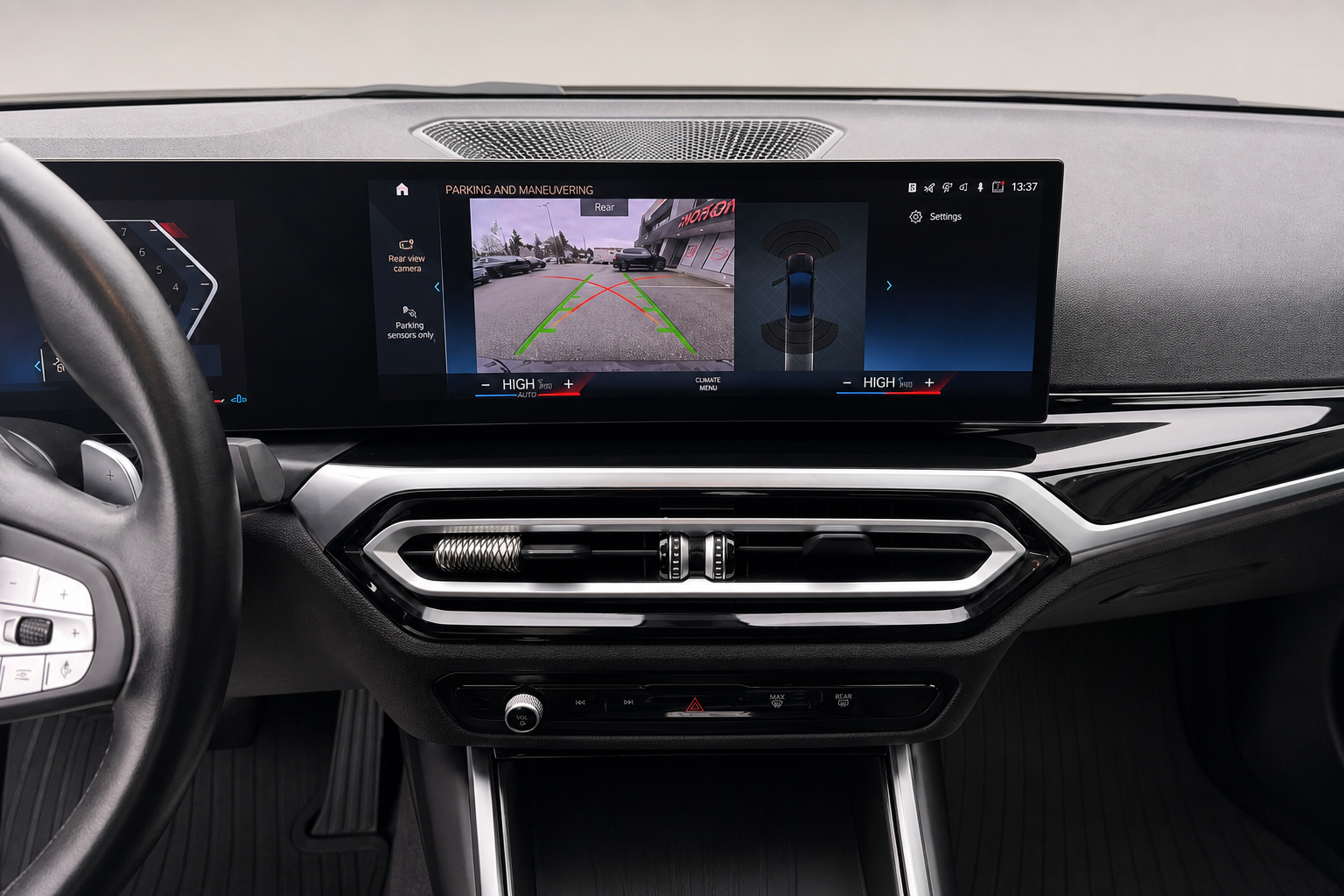 2024 BMW 3 Series — view 11