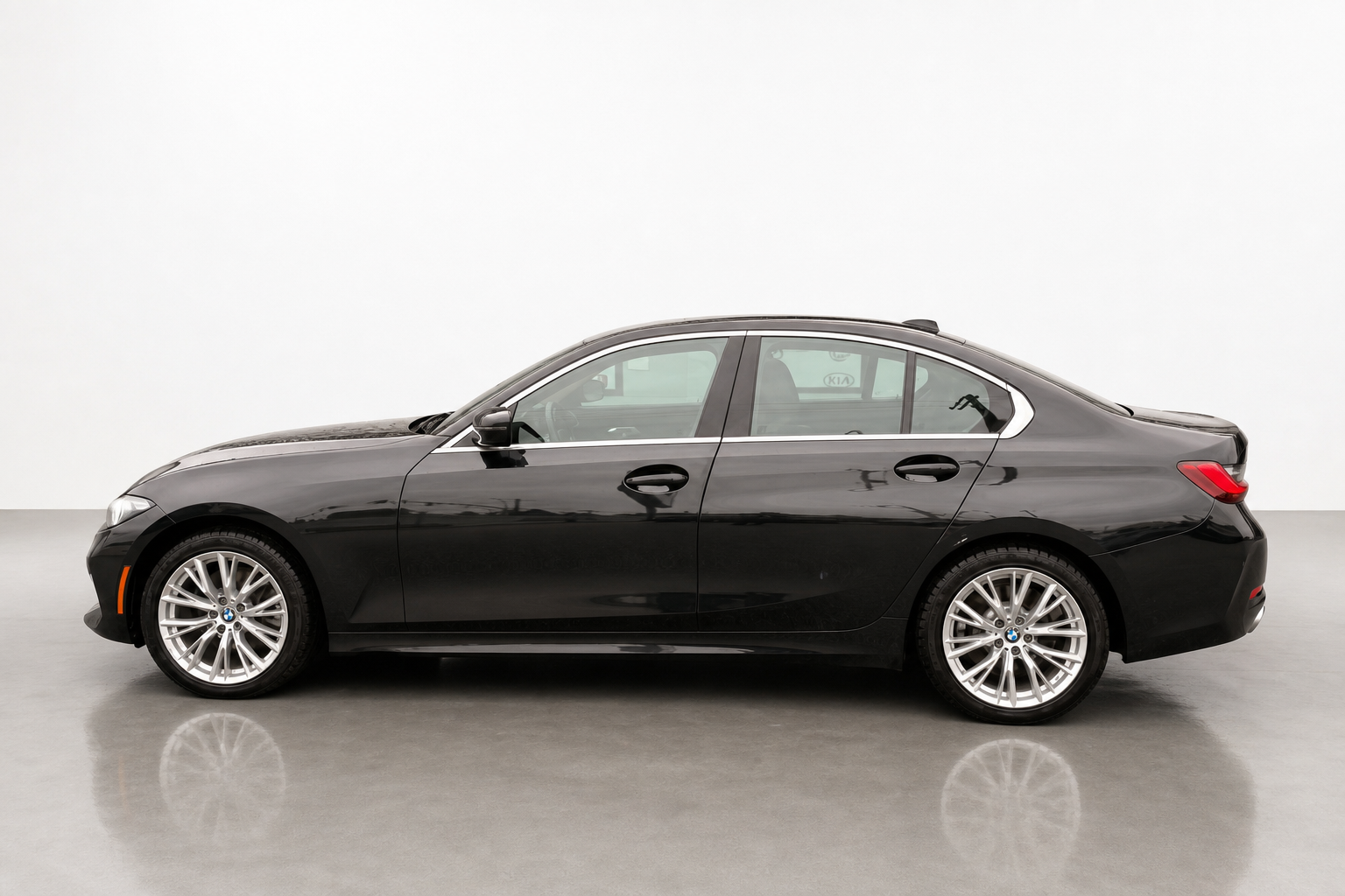 2024 BMW 3 Series — view 9