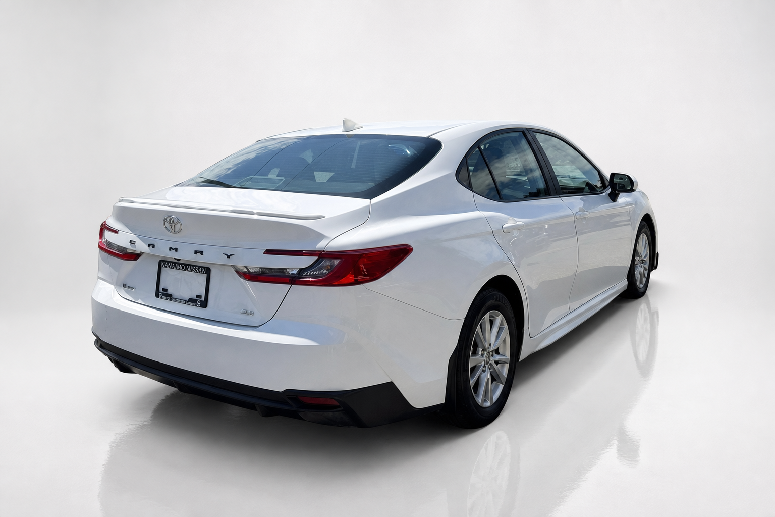 2023 Toyota Camry — view 5