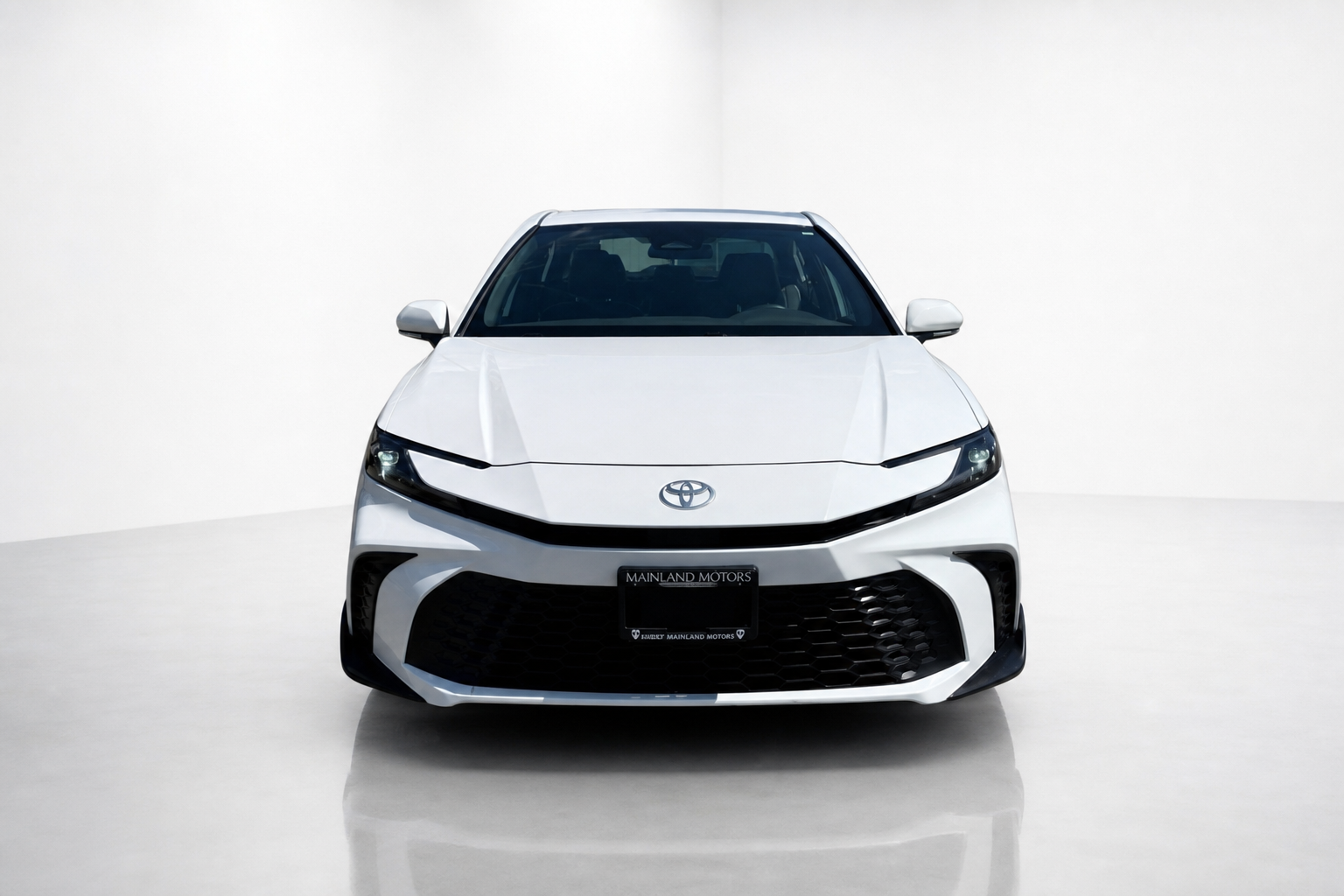 2023 Toyota Camry — view 2