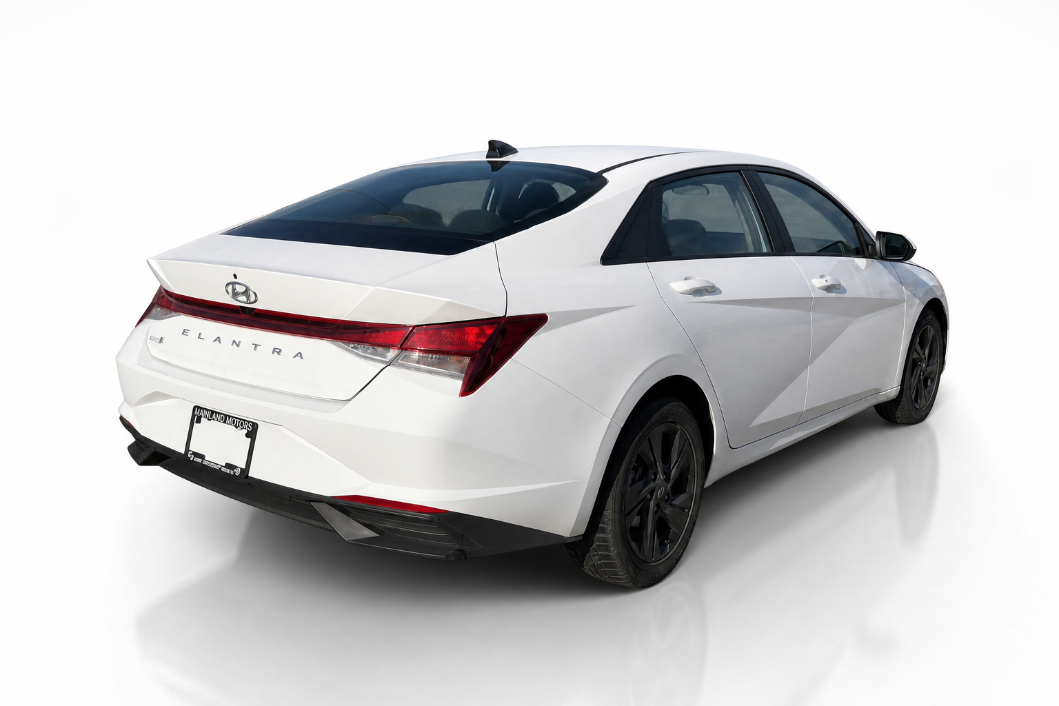 2022 Hyundai Elantra — view 4