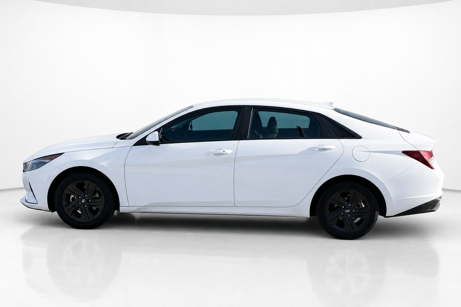 2022 Hyundai Elantra — view 9