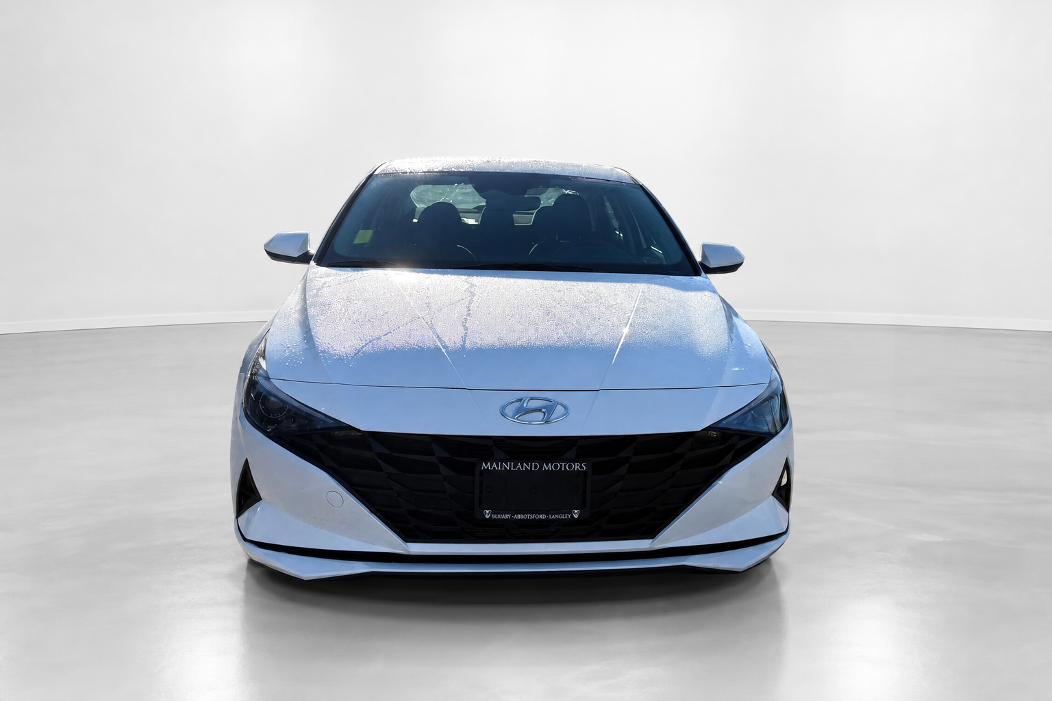 2022 Hyundai Elantra — view 2