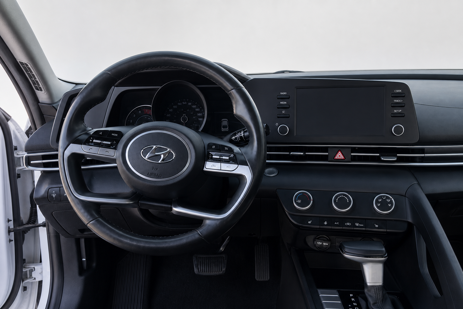 2022 Hyundai Elantra — view 13