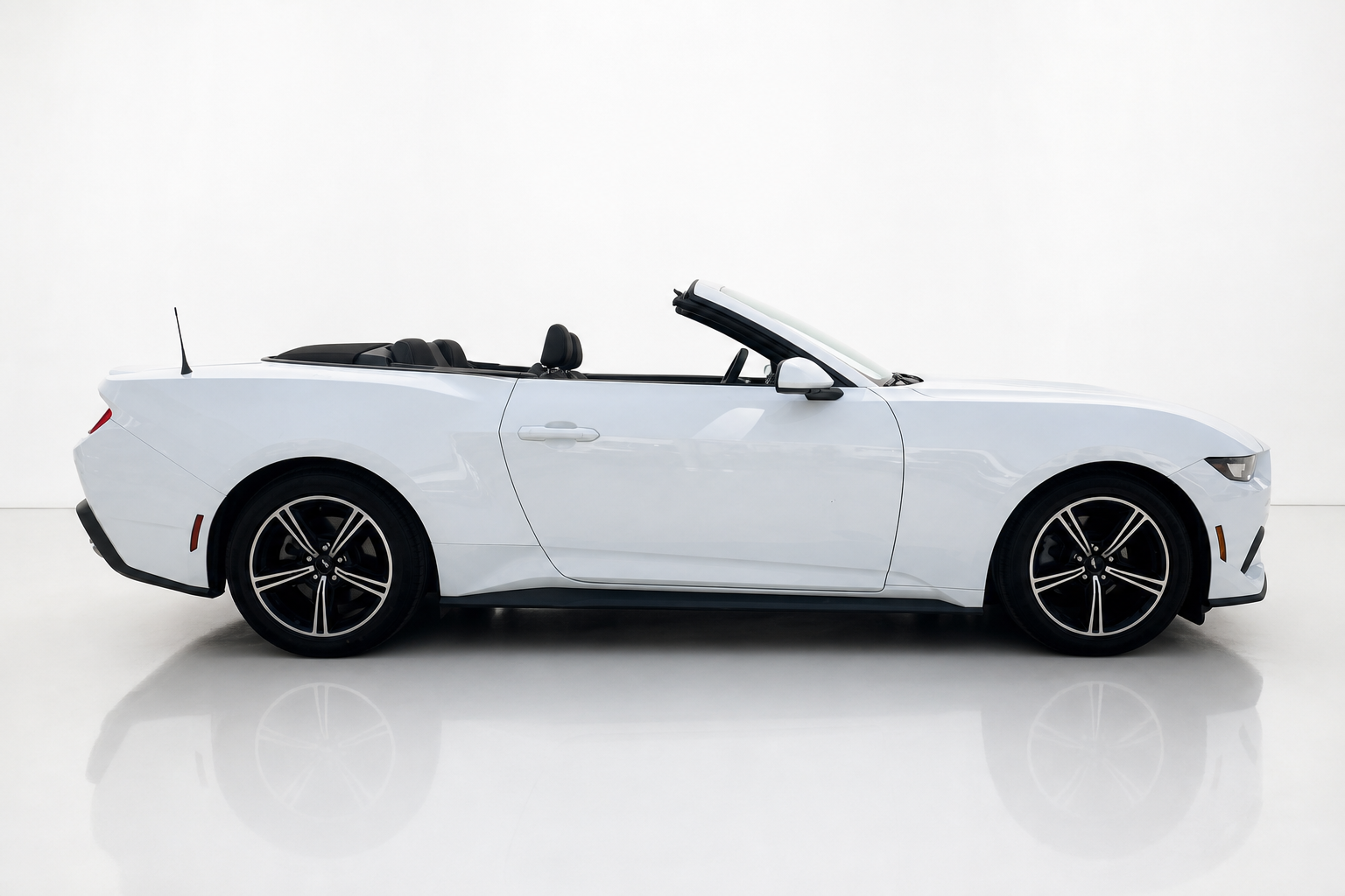 2024 Ford Mustang — view 5