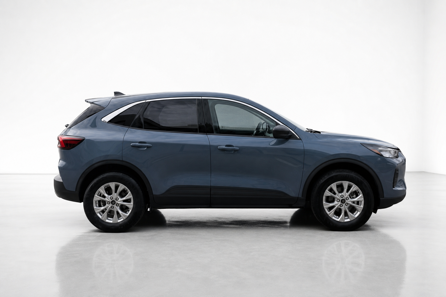 2024 Ford Escape — view 4