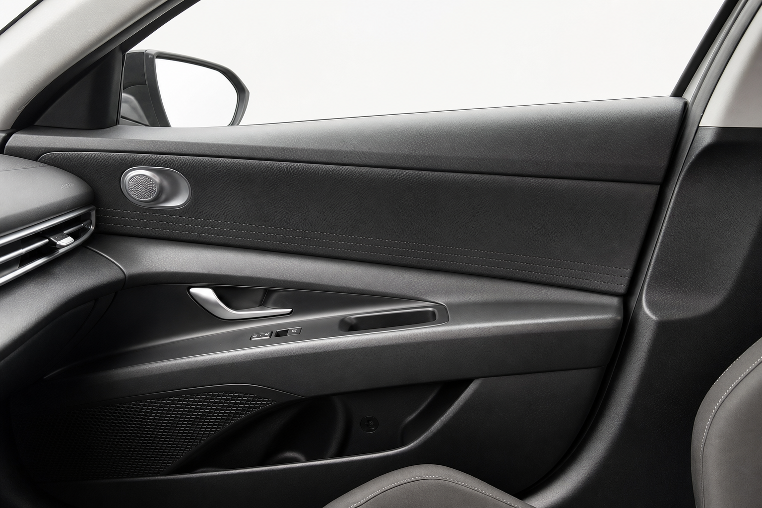 2025 Hyundai Elantra — view 16