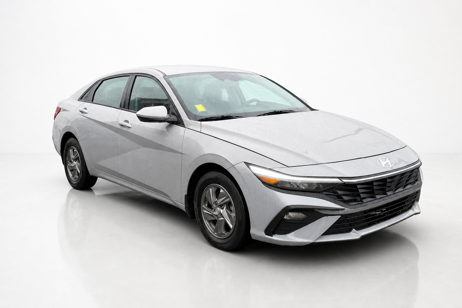 2025 Hyundai Elantra — view 3