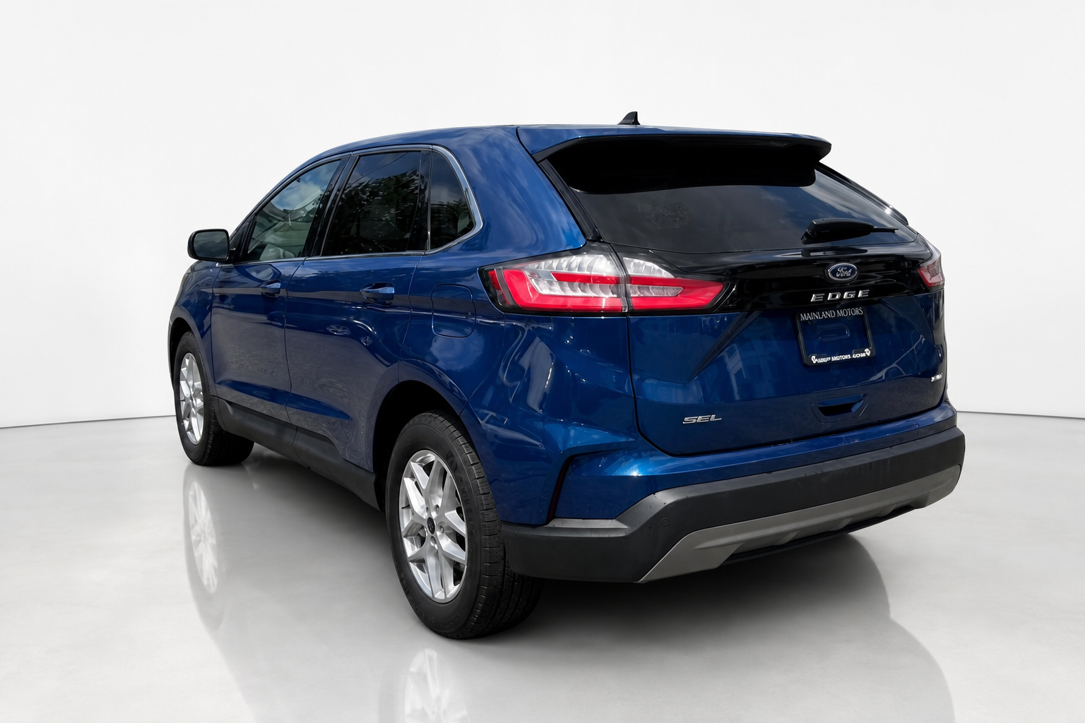 2024 Ford Edge — view 2