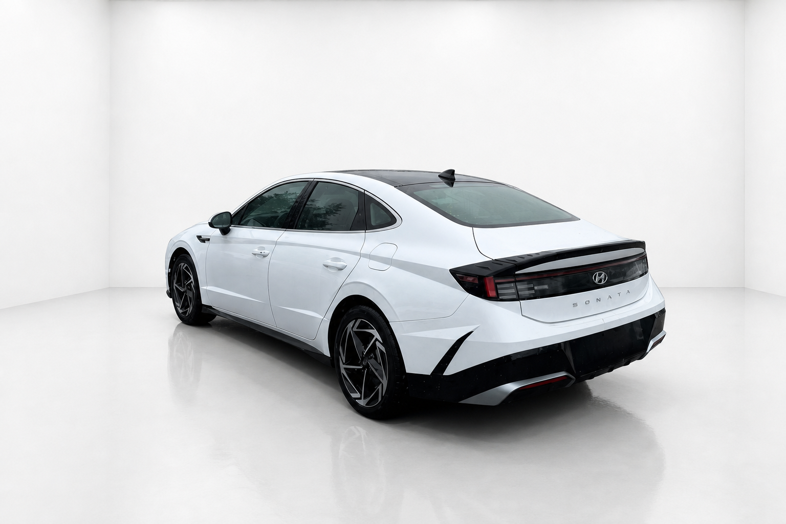 2024 Hyundai SONATA — view 2