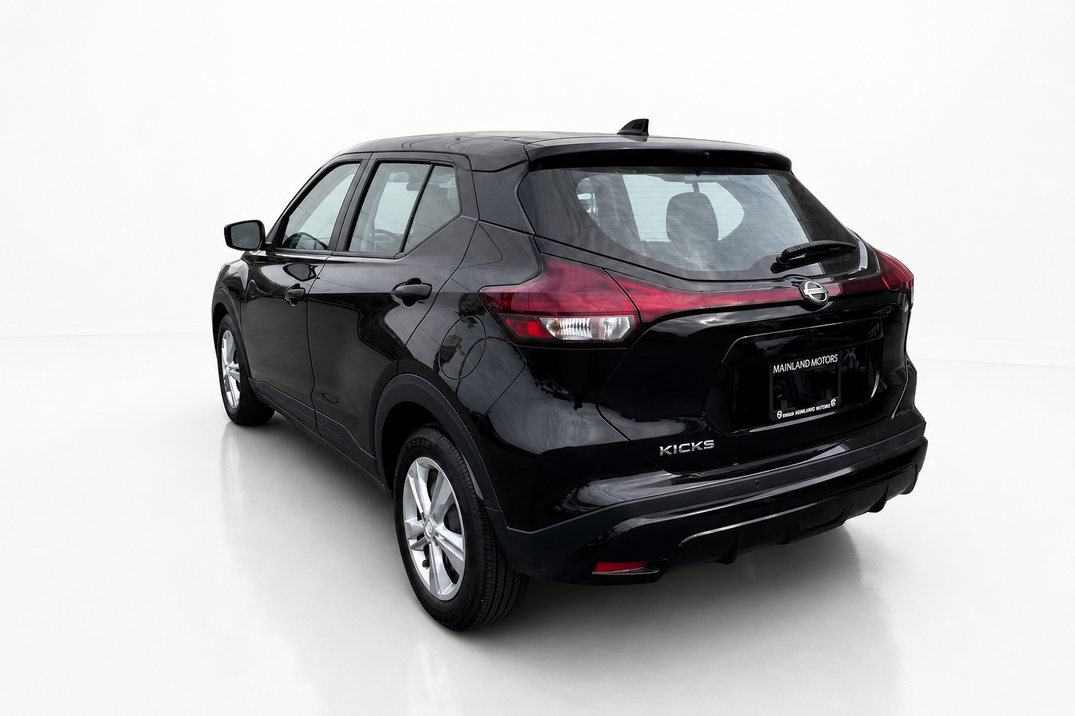 2024 Nissan Kicks — view 2