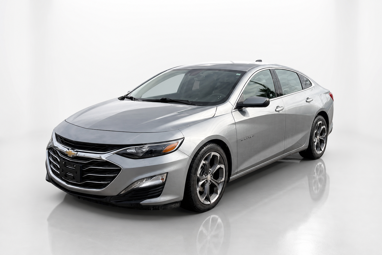 2023 Chevrolet Malibu — view 3
