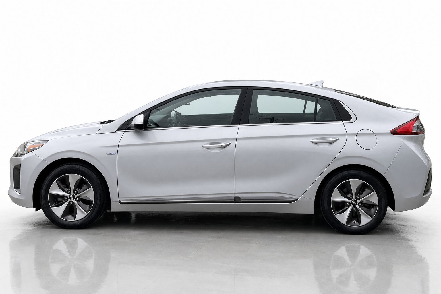 2017 Hyundai IONIQ — view 2