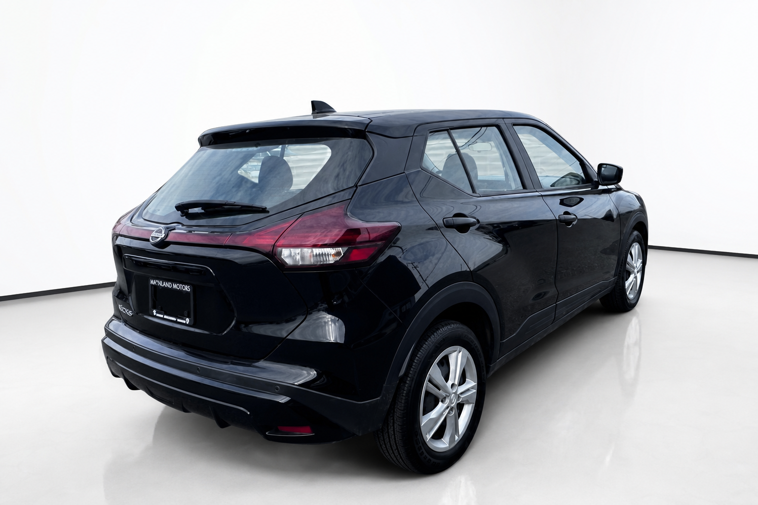 2024 Nissan Kicks — view 5