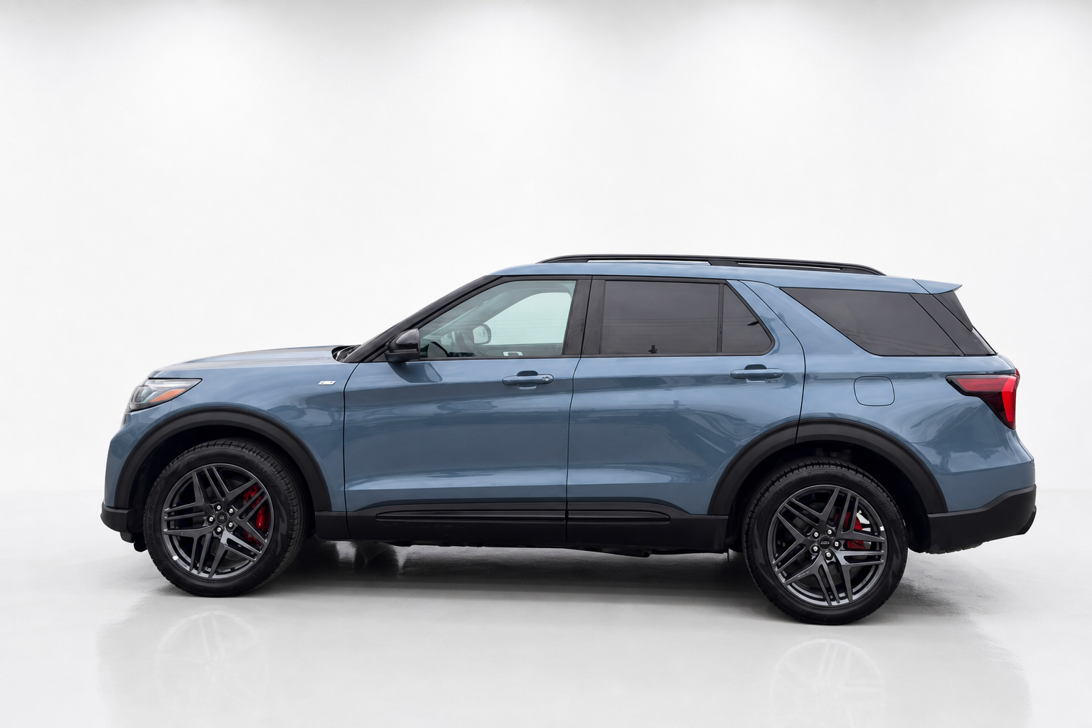 2024 Ford Explorer — view 5