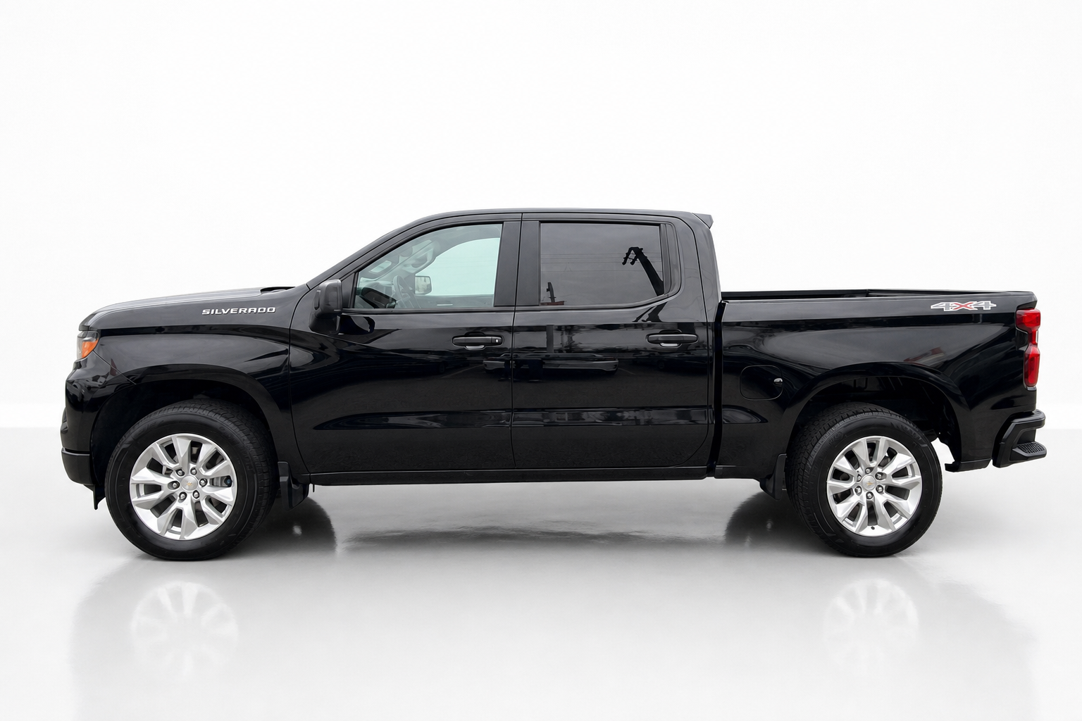 2024 Chevrolet Silverado 1500 — view 3