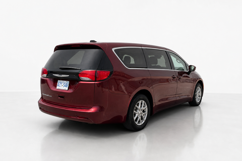 2023 Chrysler Grand Caravan — view 5