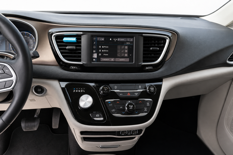 2023 Chrysler Grand Caravan — view 10