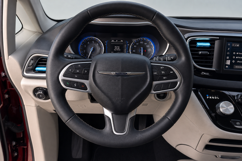 2023 Chrysler Grand Caravan — view 9