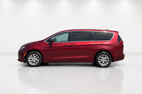 2023 Chrysler Grand Caravan — view 7
