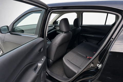 2025 Nissan Kicks — view 6